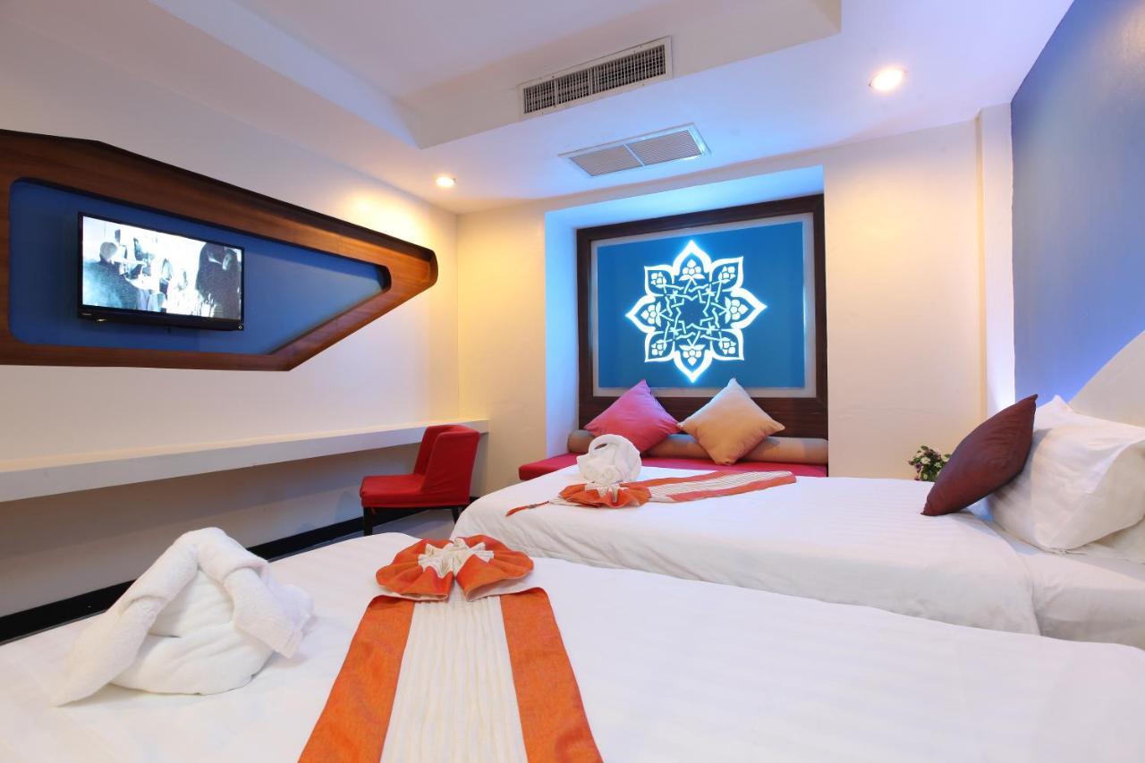 The Royal Palm Beach Front Patong Exterior foto