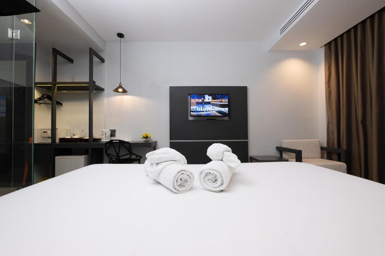 The Royal Palm Beach Front Patong Exterior foto