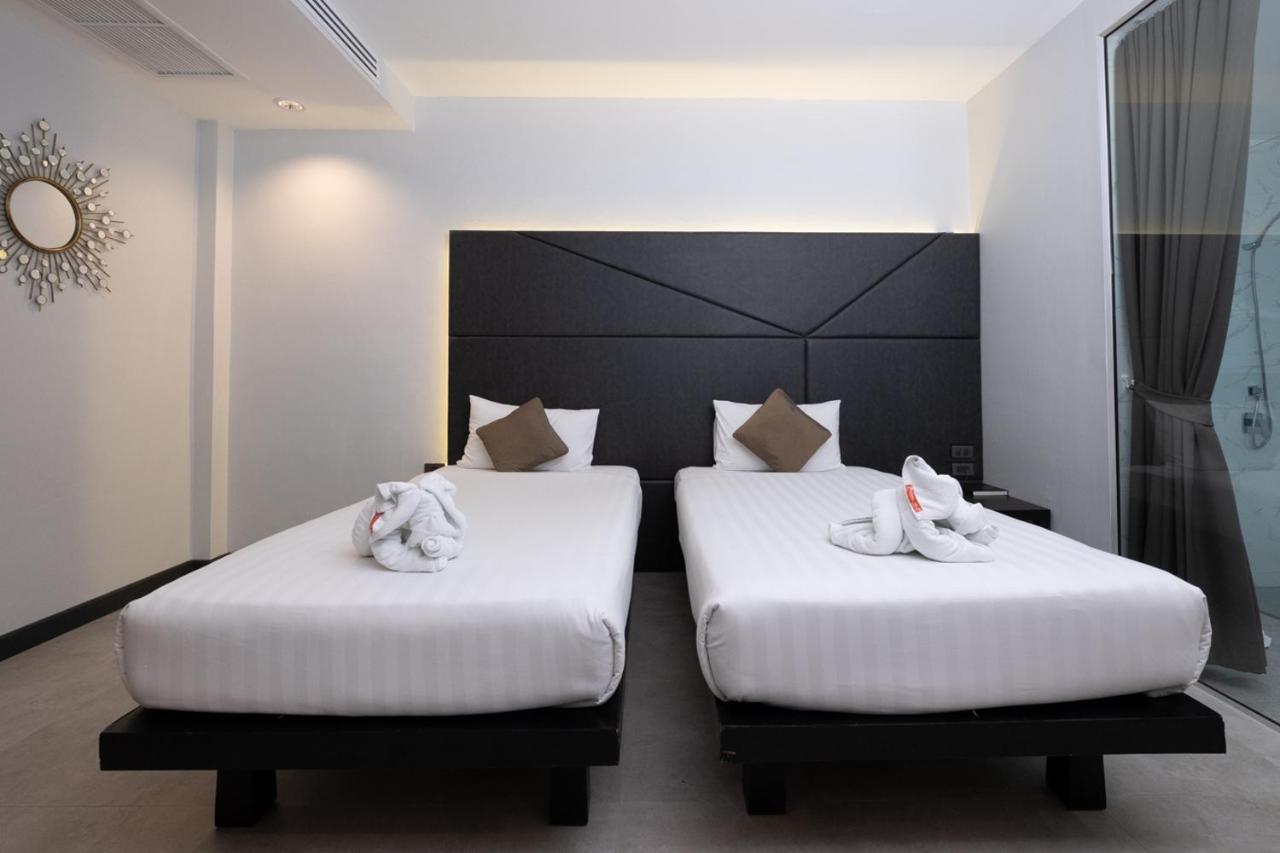 The Royal Palm Beach Front Patong Exterior foto