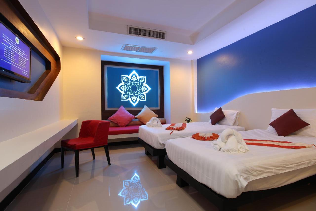 The Royal Palm Beach Front Patong Exterior foto