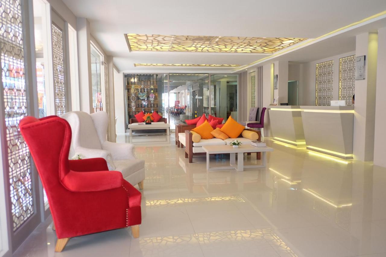 The Royal Palm Beach Front Patong Exterior foto